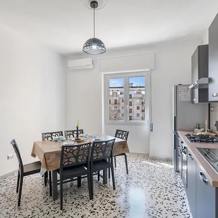 Casa Nyon 아그로폴리